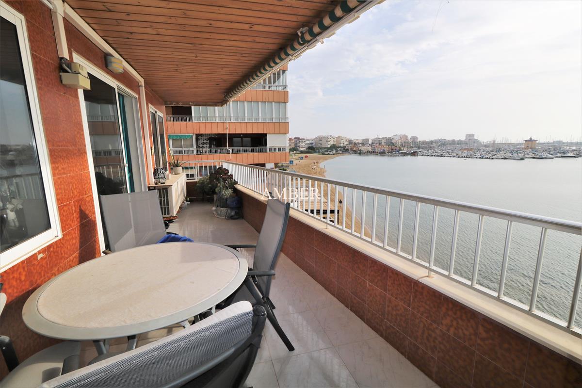 Large apartment on the seafront with pool